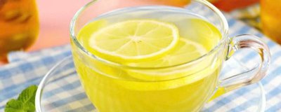 ​柠檬泡蜂蜜水的作用与功效 柠檬水泡蜂蜜的功效