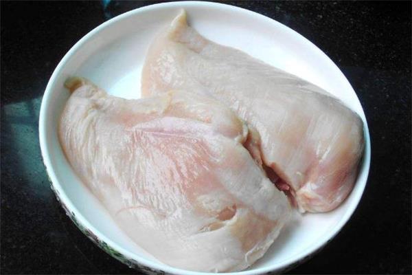 白水煮鸡胸肉煮几分钟能熟 白水煮鸡胸肉做法