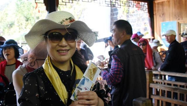 浙江人游云南神奇的腾冲热海大滚锅