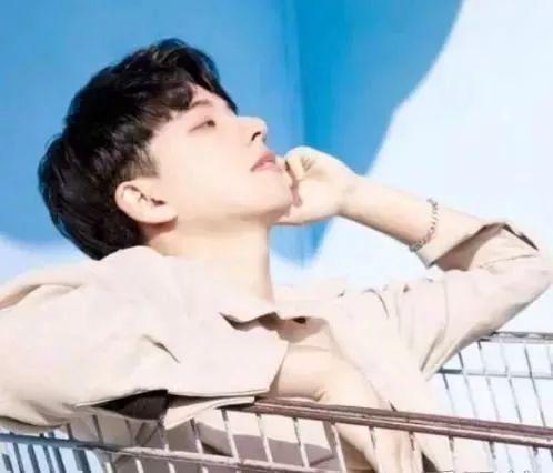 不用烫染也好看的男士发型设计搭配！