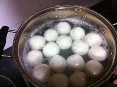 ​煮元宵正确方法（冻元宵怎么煮软)