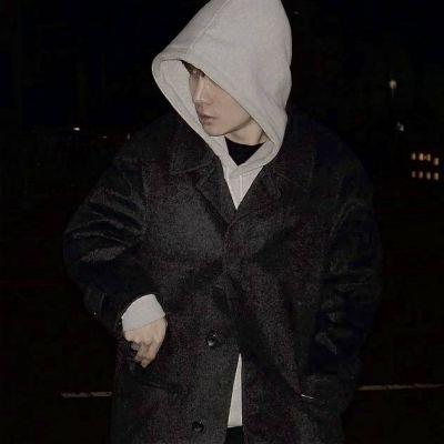 帅气成熟的男生微信头像