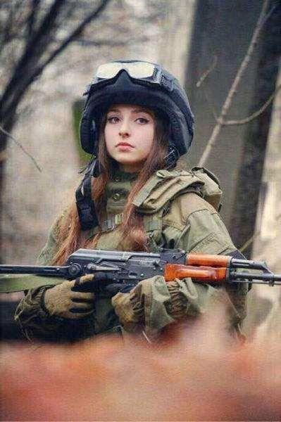 各国女兵照片大集合，乌克兰女兵很漂亮，最后一张太惊艳！