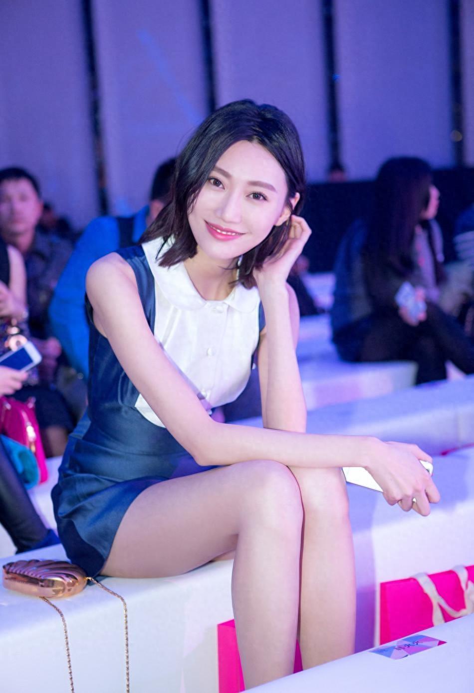 内地美女主持人李斯羽