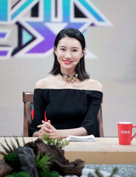 内地美女主持人李斯羽