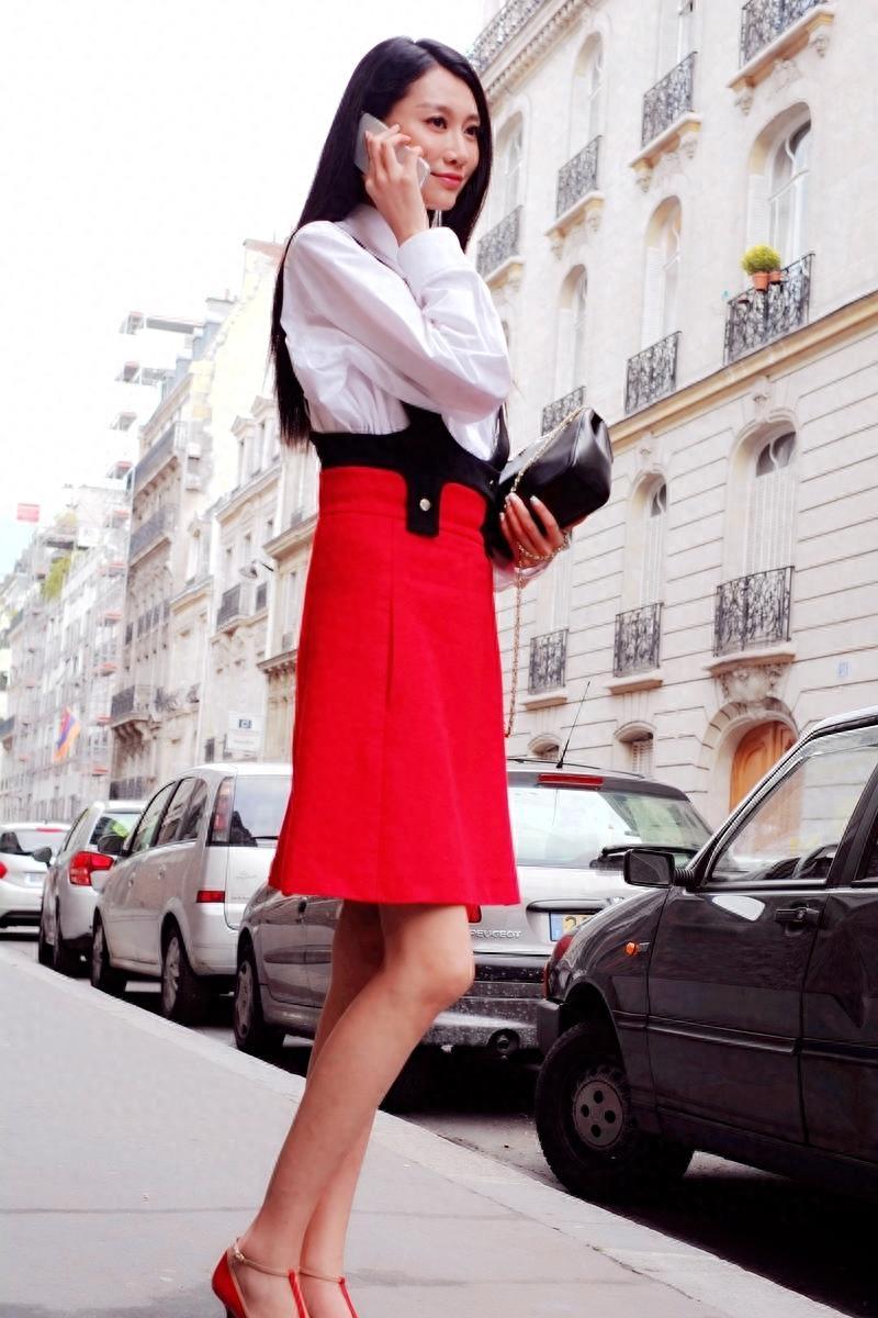 内地美女主持人李斯羽