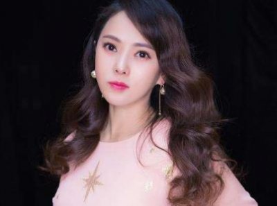 ​伊能静女儿米粒照片，小姑娘长得跟妈妈像复制粘贴的，性格却很倔