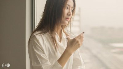 ​小说：仙帝回地球体验生活，被同学当成穷小子，谁料大佬却喊他哥
