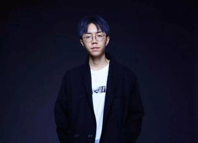 ​安静文艺的民谣歌手？陈鸿宇有另一面：一点讽刺一点阴暗