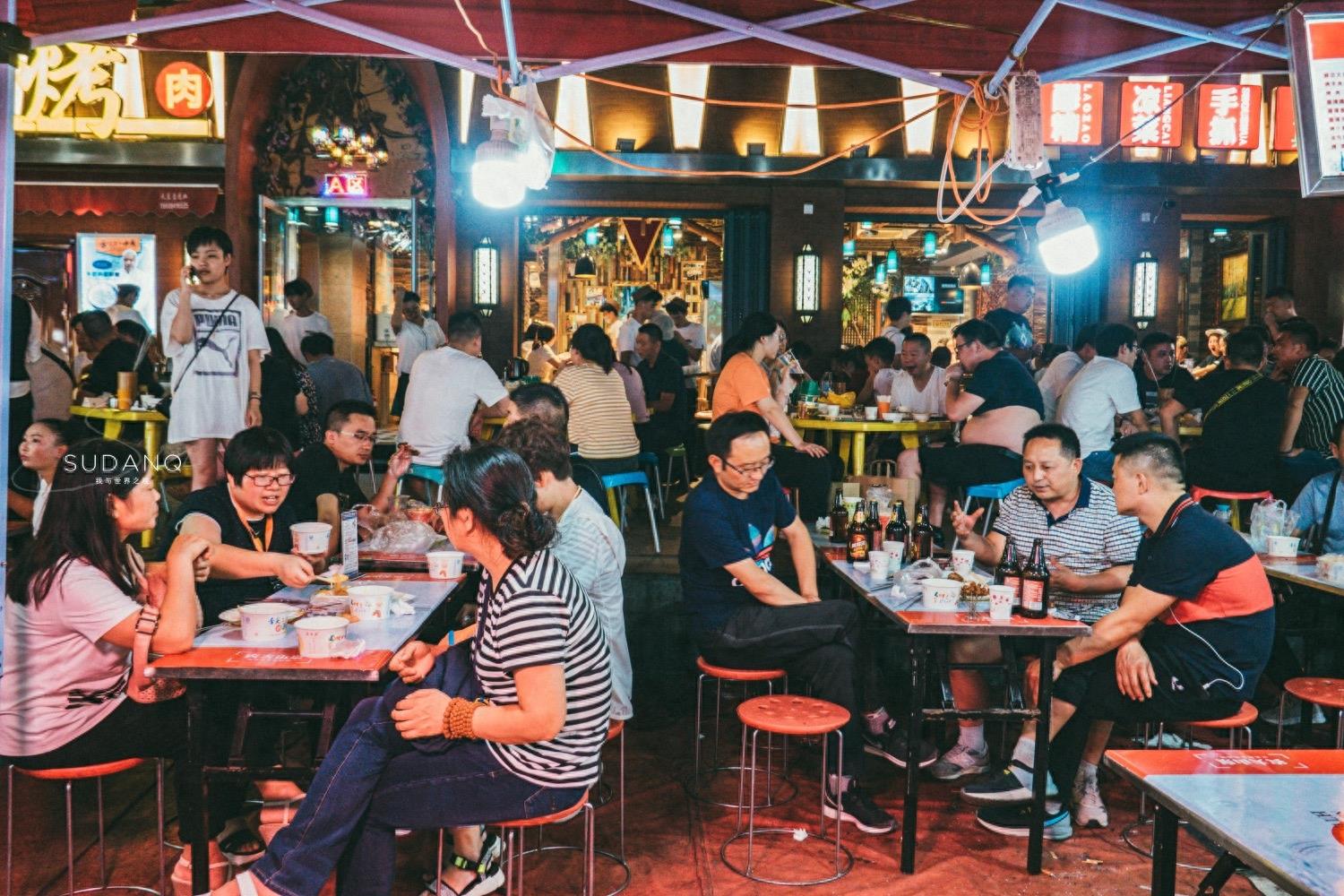 国内最好逛的地摊夜市：兰州正宁路，全国六大著名夜市之一