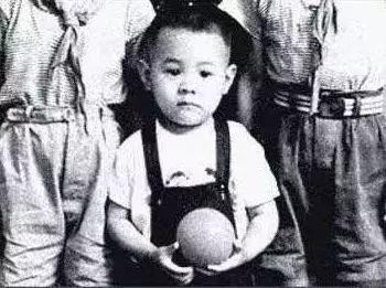李连杰为什么开始疾病缠身（半年被死亡200次）(2)
