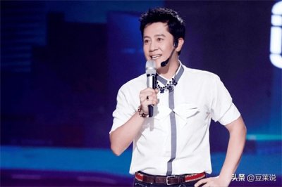 ​蔡国庆：两次情断异国恋后，娶亿万富婆为妻，如今儿子是他的骄傲