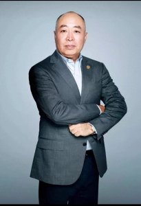 ​鲍洪升：主宰内蒙古鸿茅药业的风云人物