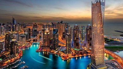 ​世界上最有钱的泰国国王，疫情期间带200美女出国避难享乐
