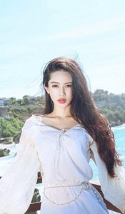 ​潘霜霜曝光林峯的淫秽视频并迅速删除，引发热议
