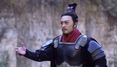​富大龙：8岁出道3夺影帝，没戏可拍时送外卖，今仍与妻子租房住