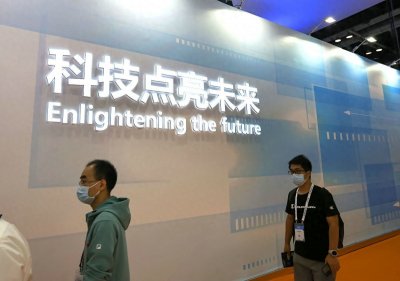 ​安克创新：科技浪潮中的稳健舵手