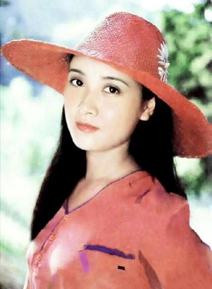 电影演员邓婕的老公是谁（邓婕的第一任丈夫是谁）