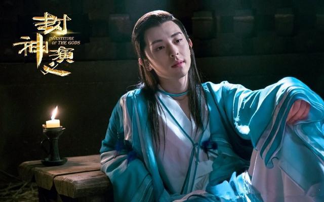 《封神演义》两大美男：邓伦演的子虚妖媚，孙傲演的仙鹤童子很仙