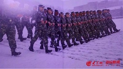​汇丰石化老兵：亲历国庆阅兵 到哪都要对得起走过的那段路