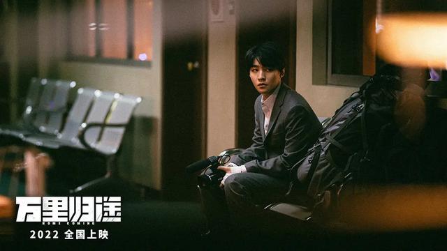 盘点那些华语电影史上的巅峰对决（6部电影国庆厮杀）(7)
