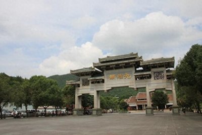 ​九鲤湖，最大的特色就是瀑布