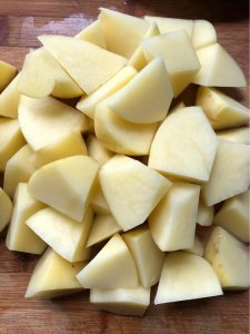 ​分享给初学做饭的你：家常茄子炖土豆做法