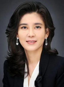 ​＂三星公主＂李富真：25岁执意下嫁保镖，却换来丈夫的出轨家暴
