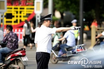 ​为了这件事，西安市公安局副局长走上街头再执勤