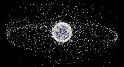 ​把太空垃圾拖入大气层烧毁 首颗“太空清洁工”卫星发射成功