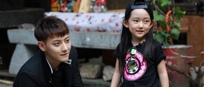 ​黄子韬女儿是亲生的吗