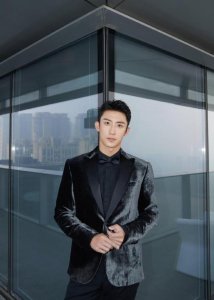 ​黄景瑜方声明回应私生活传闻:已委托律师取证备诉