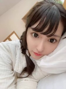 ​笑起来很甜的ひめ乃雪美图分享，拍起片来非常入戏！