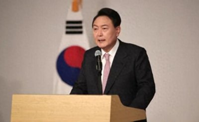 ​刚与中方互相邀请访问，韩国的态度就变了，要配合美国对华立规矩
