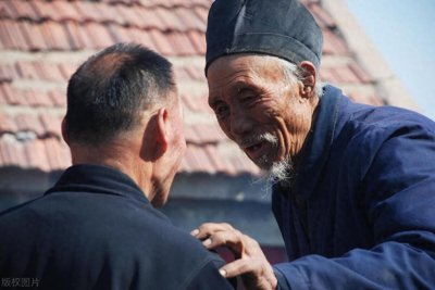 ​你认为自己和堂兄亲还是和表兄亲？