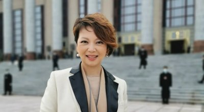 ​田薇“两会”手记：平视这个世界 盛开在新长的枝桠