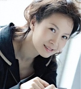 ​演员赵越：嫁2婚佟凡恩爱25年，57岁无儿无女亦无悔