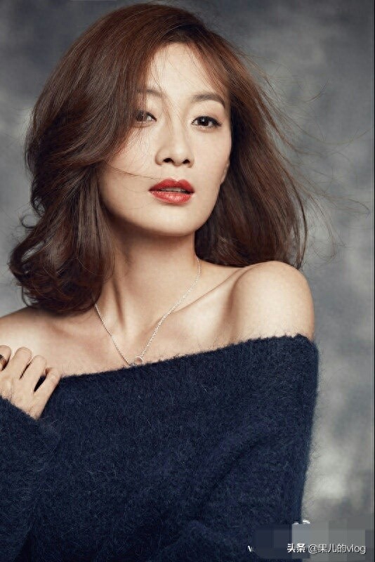 徐梵溪原名徐翠翠1984年10月16日出生于吉林省吉林市，气质美女