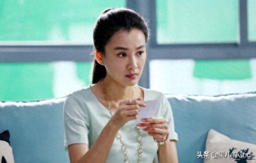 徐梵溪原名徐翠翠1984年10月16日出生于吉林省吉林市，气质美女
