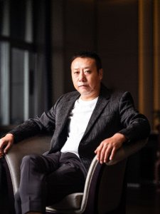 ​《万名风采人物访谈》潼关富豪李五亮：捐3650万成陕西首善