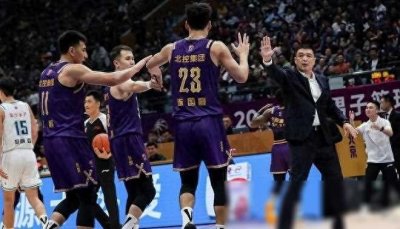 ​CBA冤案再现！北控教练高层怒斥裁判，闵鹿蕾赛后仅2字回应！