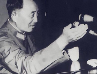 ​一大将曾身兼13职，权势一度高过多位老帅，最后为何被免职了