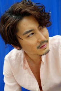 ​王泷正：在剧组求婚马薇，拍戏挣的钱全都给她，如今他还好吗？