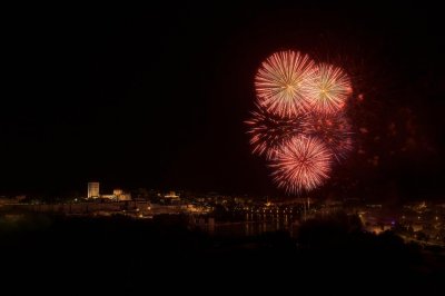 ​“松绑”烟花禁燃令声起，引爆 A 股概念，烟花厂商“大而不强”