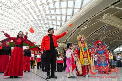 ​广东多地“快闪”迎新年，在歌声中唱响“我爱你中国”