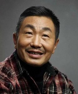 杜源:演技派巨星,影视巅峰的耀眼之星