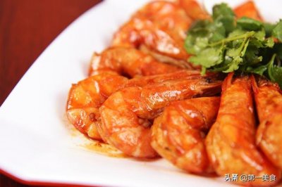 正宗的油焖大虾的做法(厨师长教你油焖大虾的家常做法)