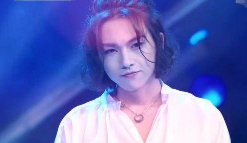 卸妆后的男明星，张艺兴满脸痘印，他撞脸凤姐，网友：变化太大