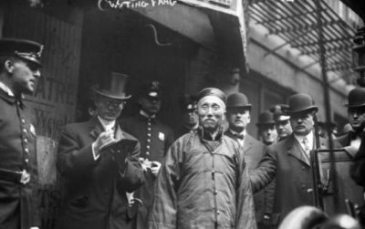 ​英国贵妇给狗改名伍廷芳，伍廷芳大笑：你可以天天抱着伍廷芳接吻