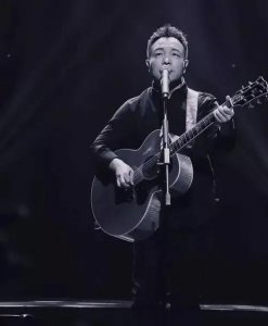 ​我给你自由是什么歌（许巍的歌像风一样自由）